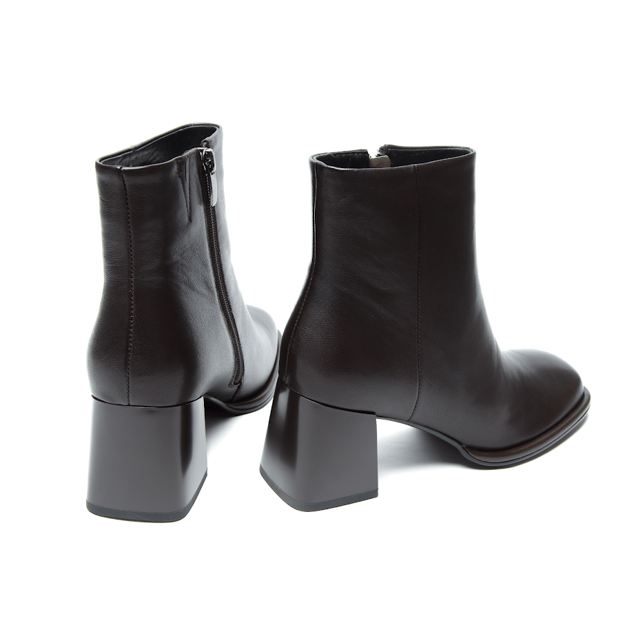 Чорні жіночі ботильйони з квадратним носком