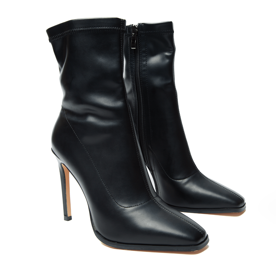 Ботильйони на високих підборах чорні