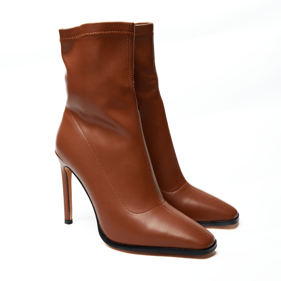 Ботильйони на високих підборах