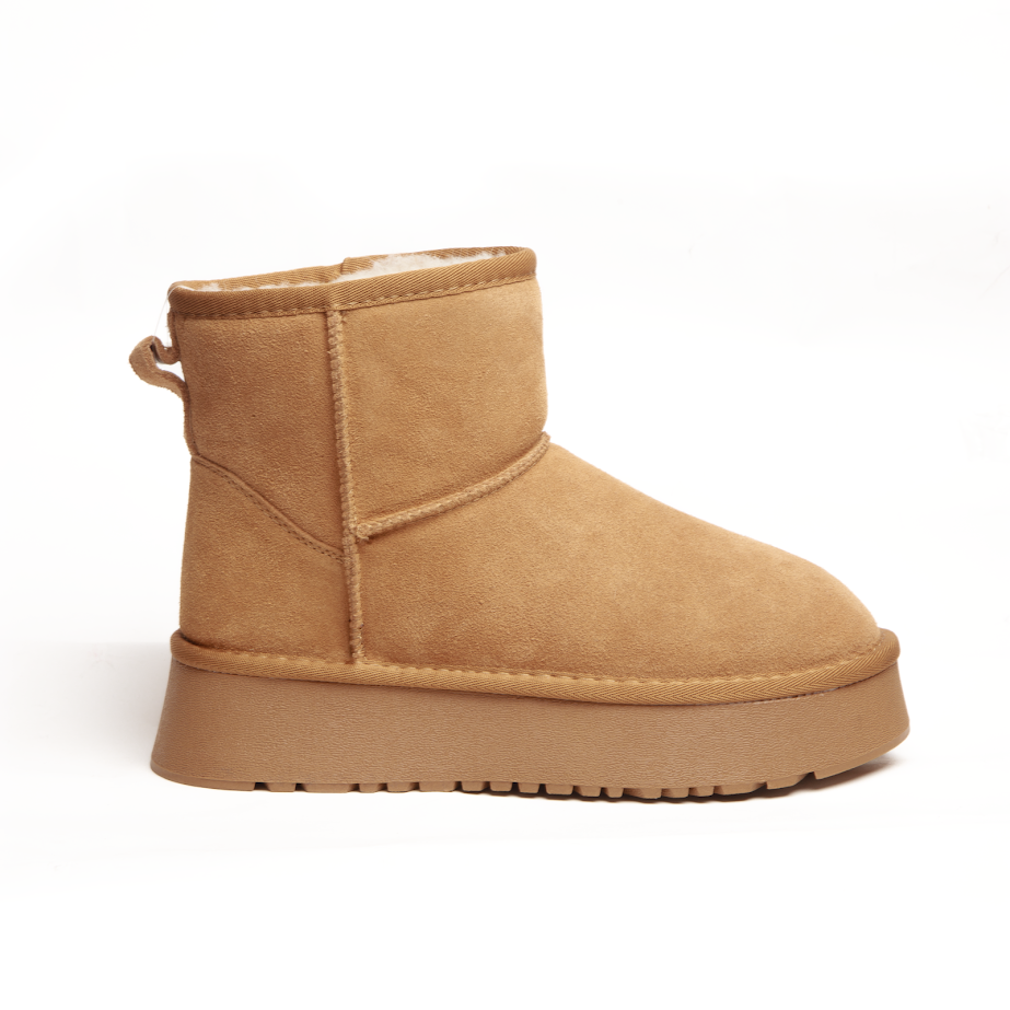 Угги бежевого кольору середньої посадки