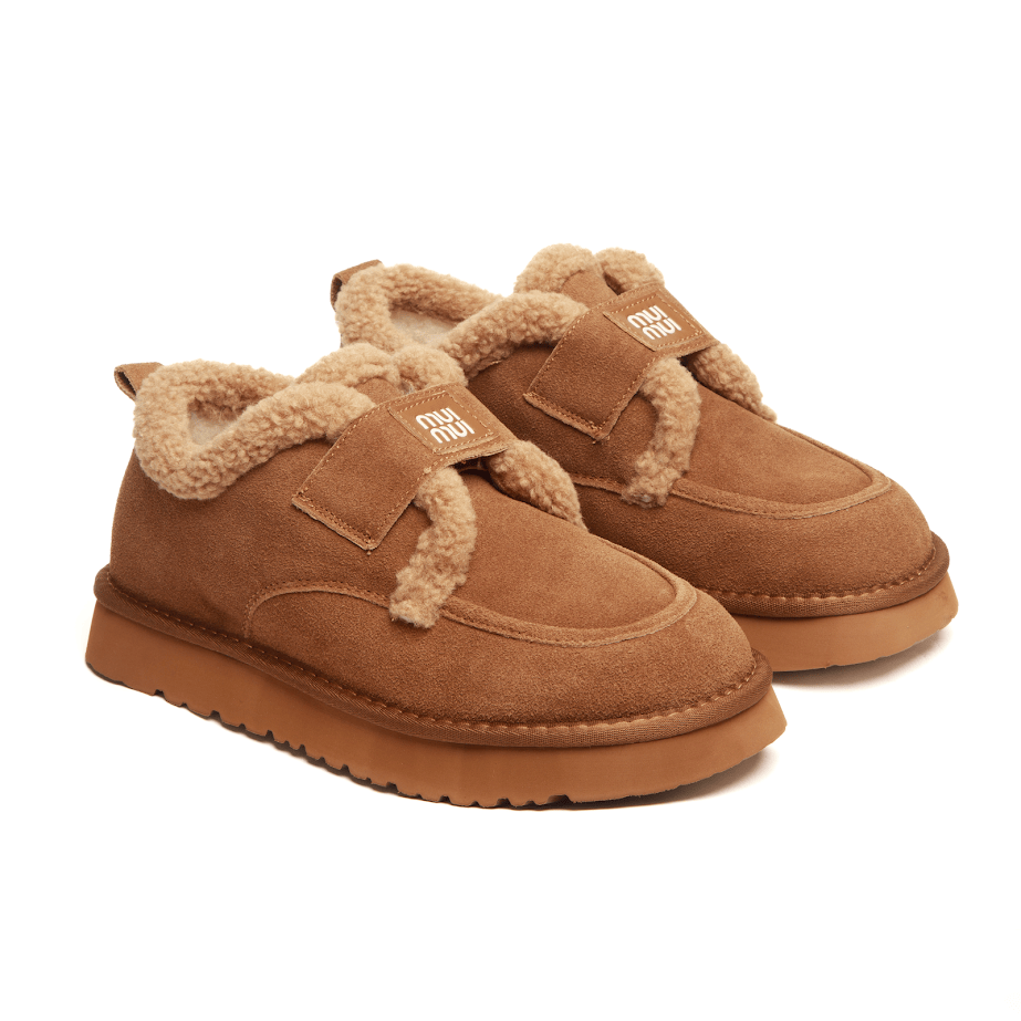 Трендові черевики з лого